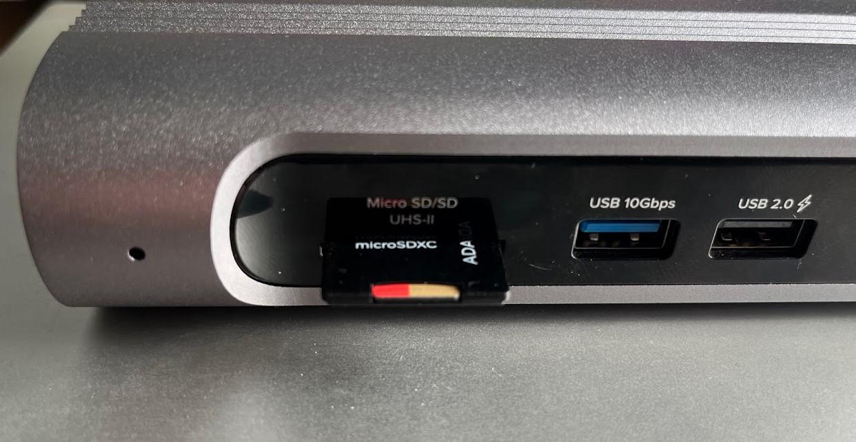 tbt4-udz full size sd card fully inserted