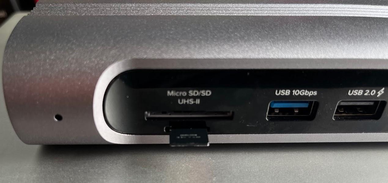 tbt4-udz microsd card partially inserted label down