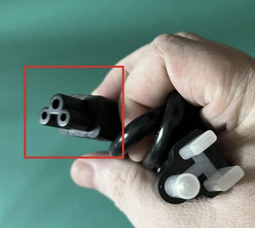 005_tbt4-udx1_power_cable_connector