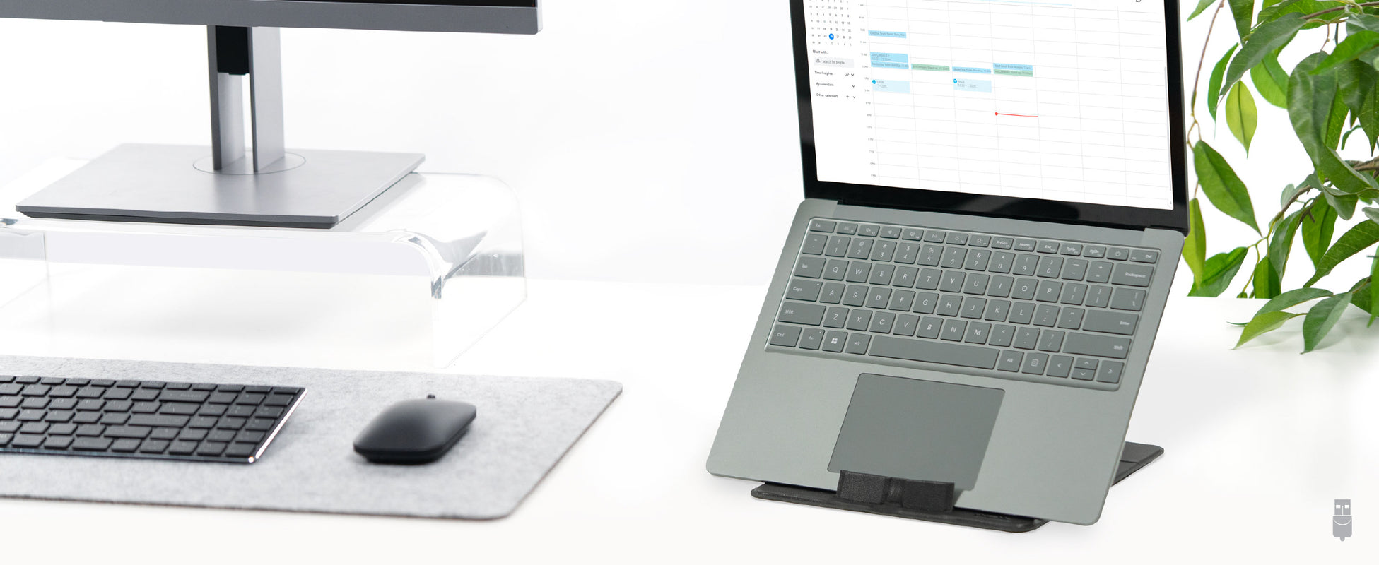 Image of the PT-STANDX holding a laptop